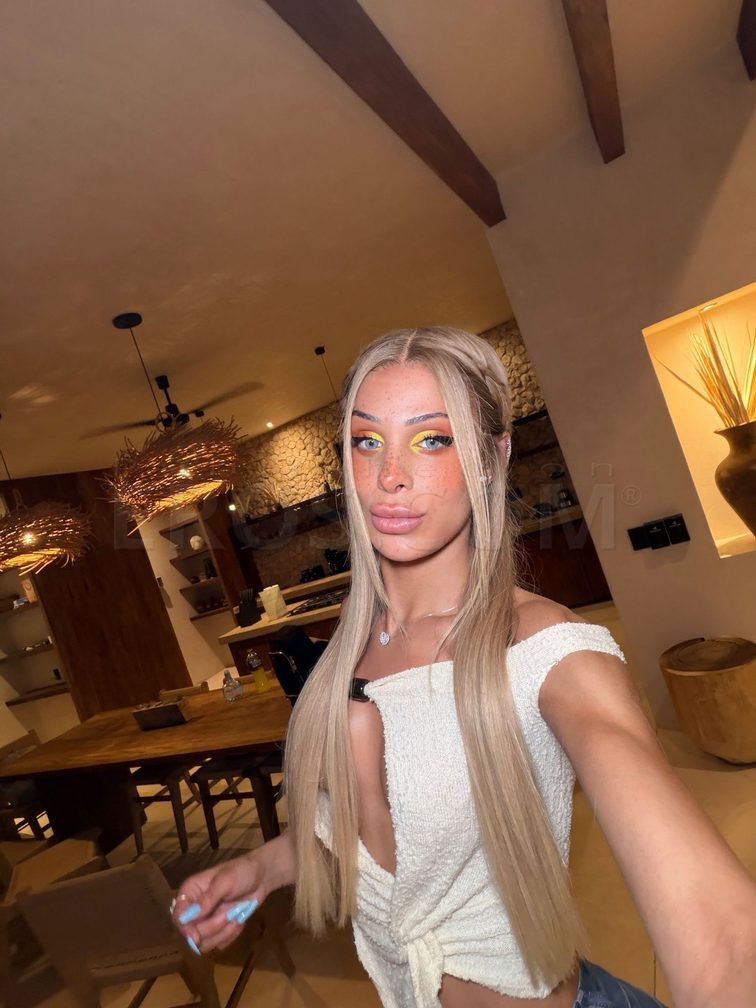Trinity Taylor — photo 6