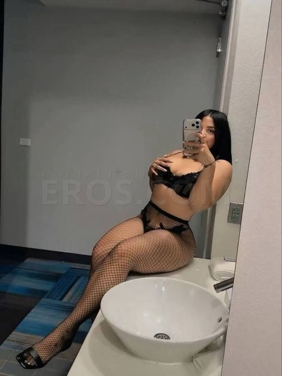 Stefany in Waltham