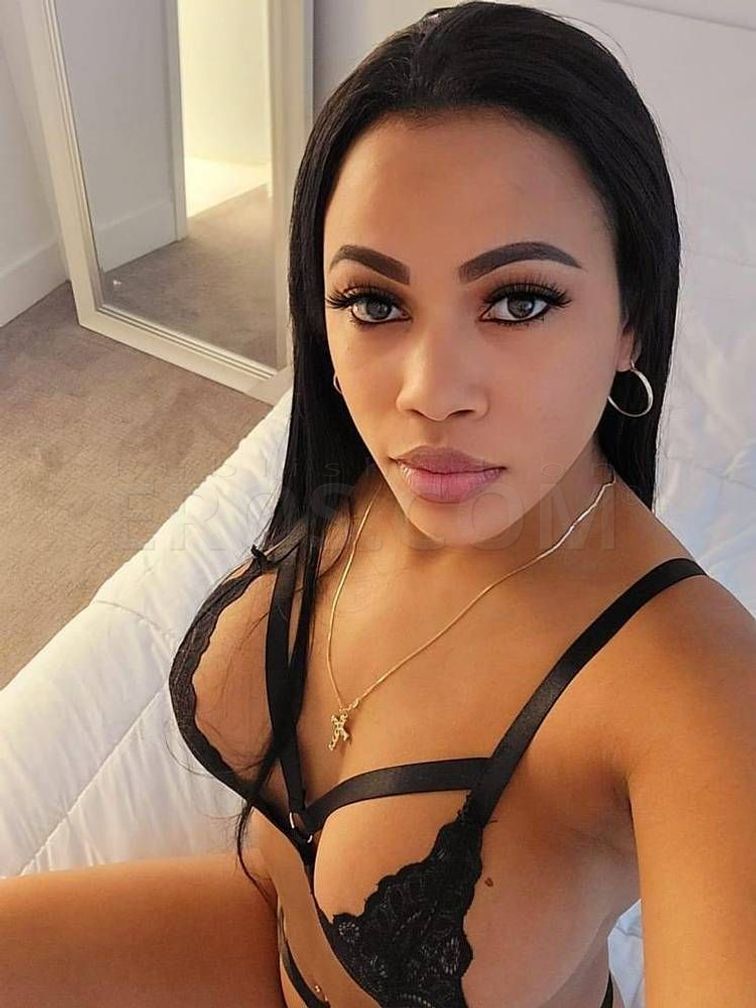 Naomi — photo 1