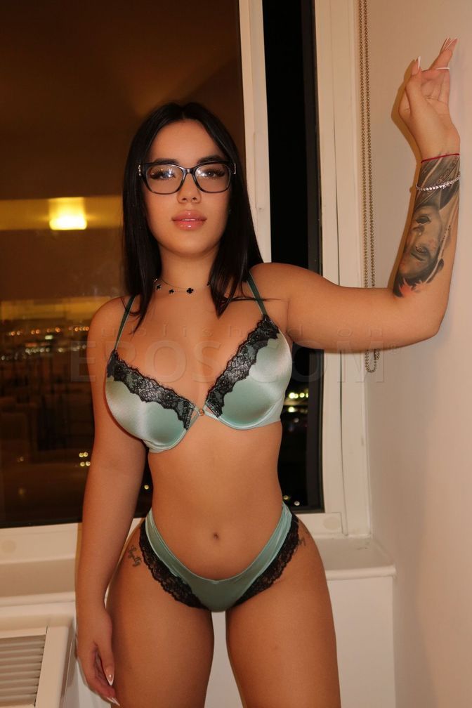 Mia — photo 1