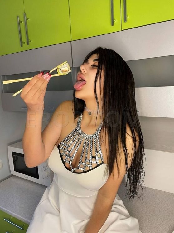 Nataly in Novi
