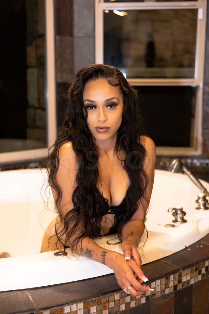 Diamond Banks — photo 4