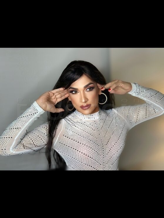 TS Vicky Alexa