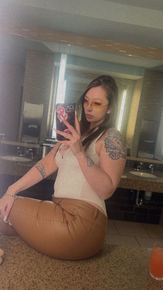 Naomi — photo 5