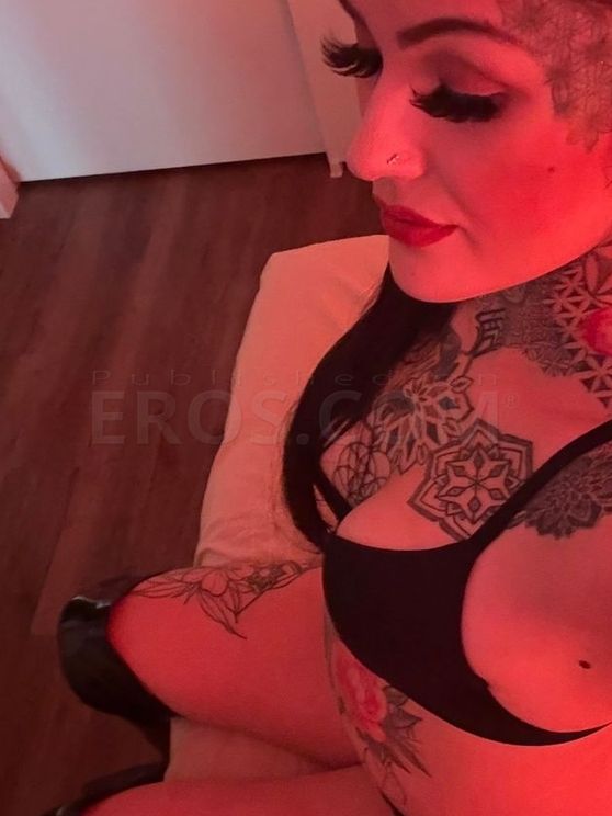 Trixy Rose