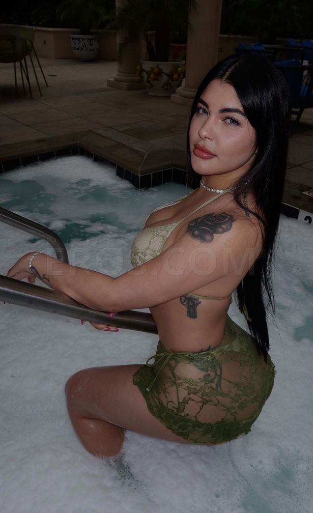 Selena — photo 2
