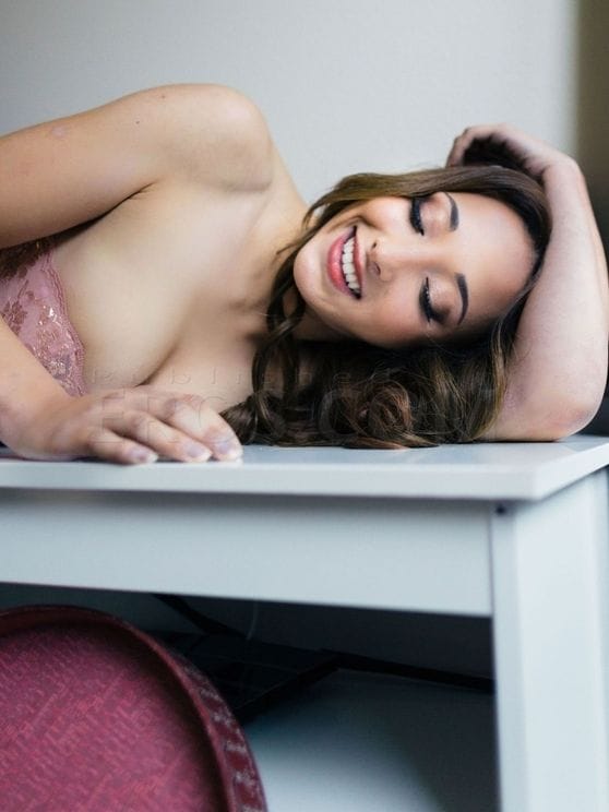 Model Estella
