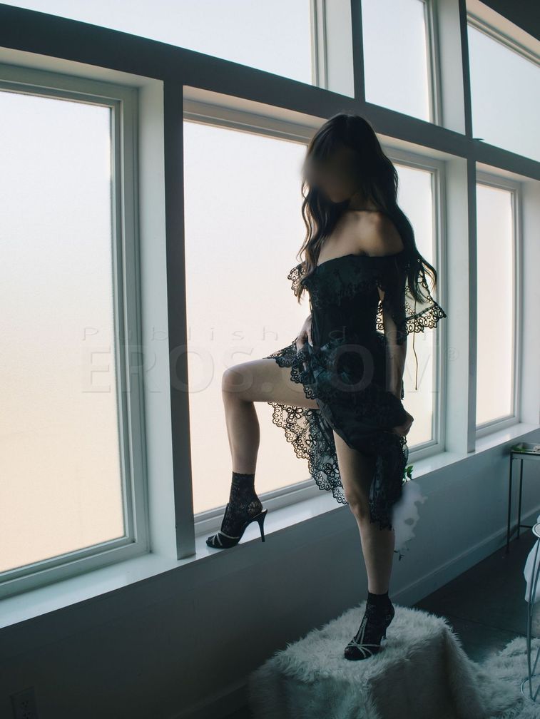 Molly Maeson — photo 1