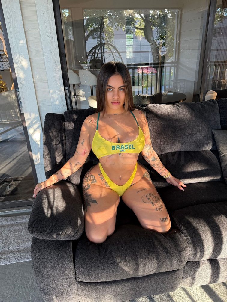 Mia — photo 1