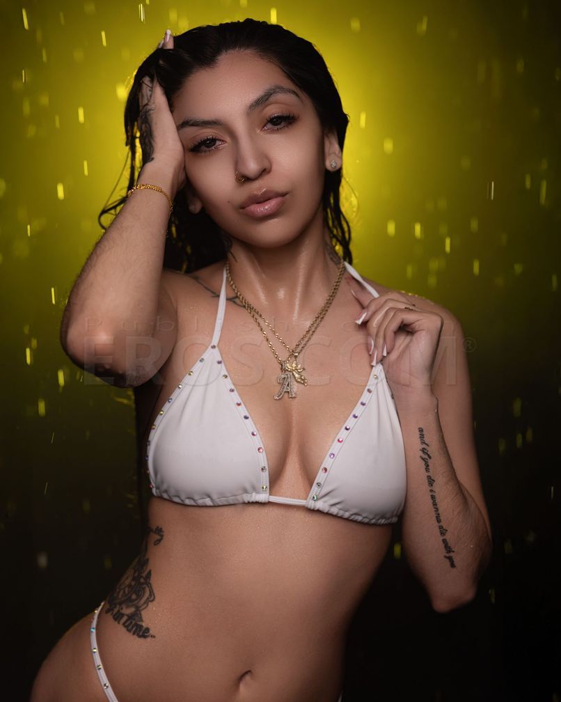Nicole — photo 2