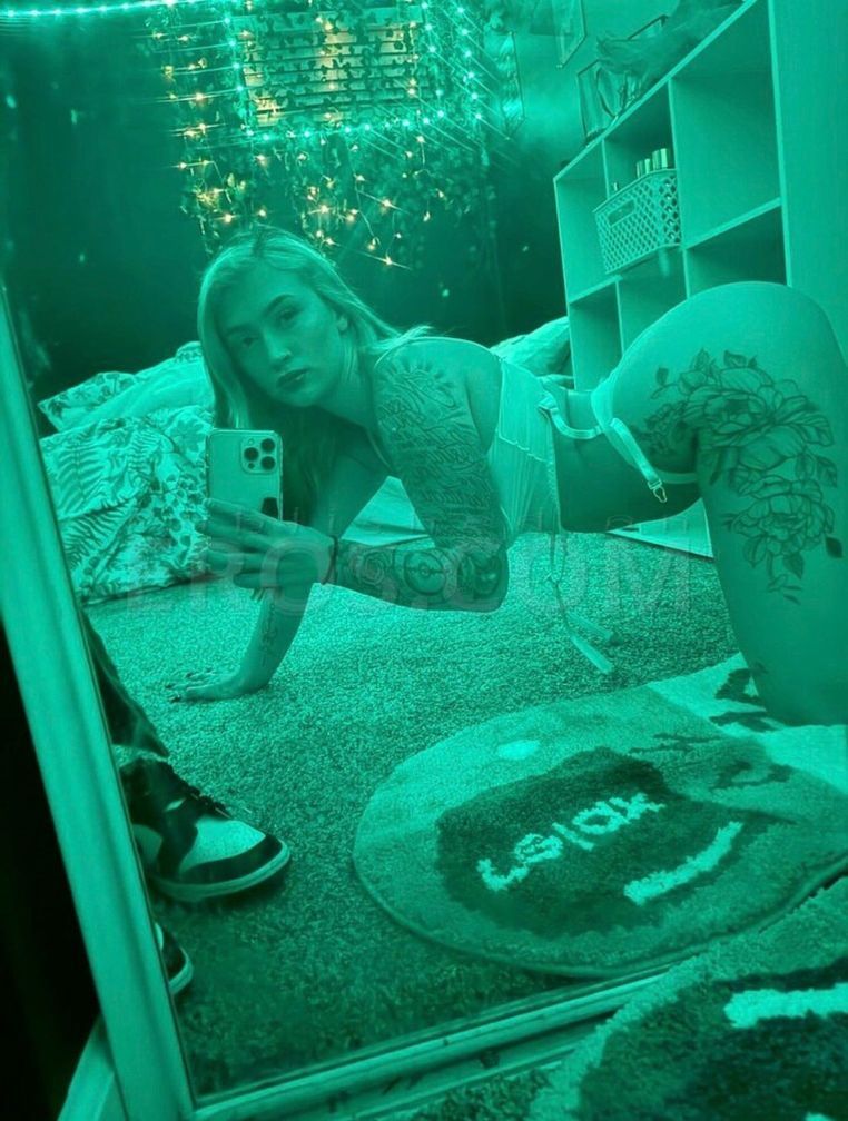 Jasmine Snow — photo 4
