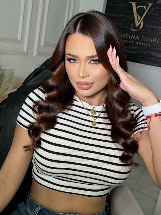 Laura in troy