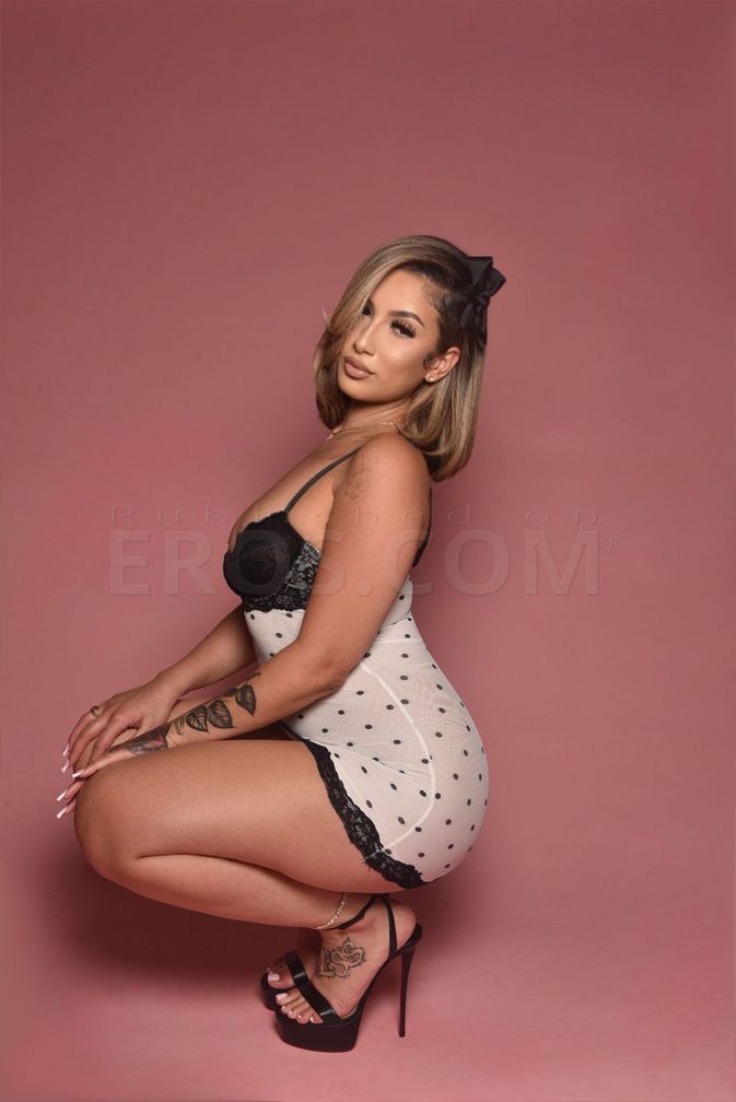 MonicaLove — photo 1