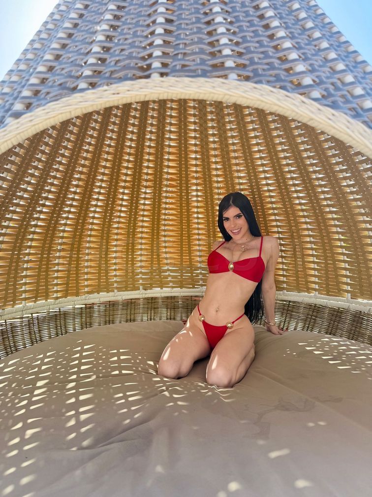 Nicole — photo 3
