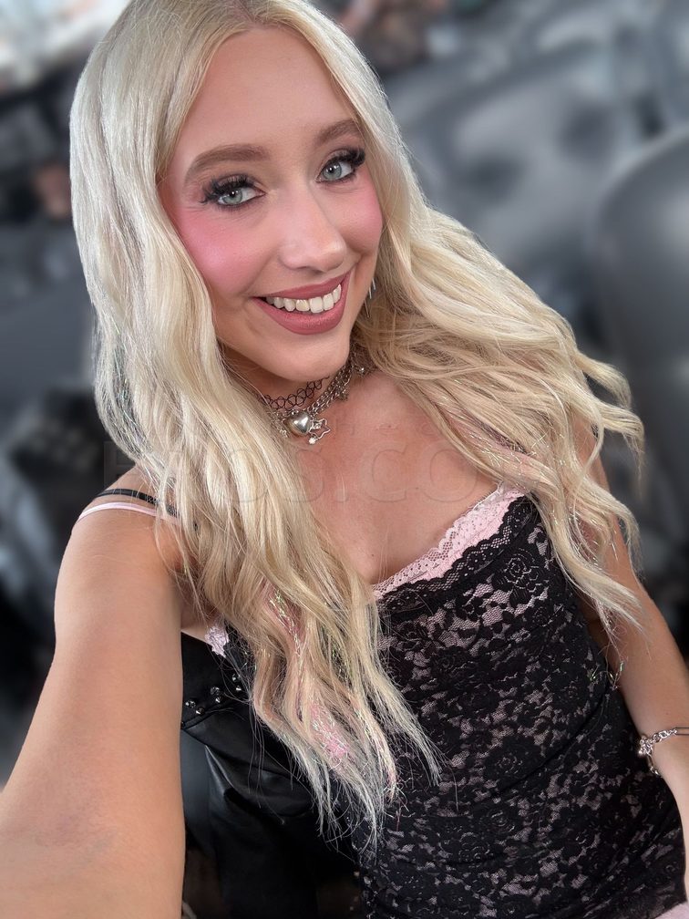 Petite adult star Kallie Taylor — photo 4