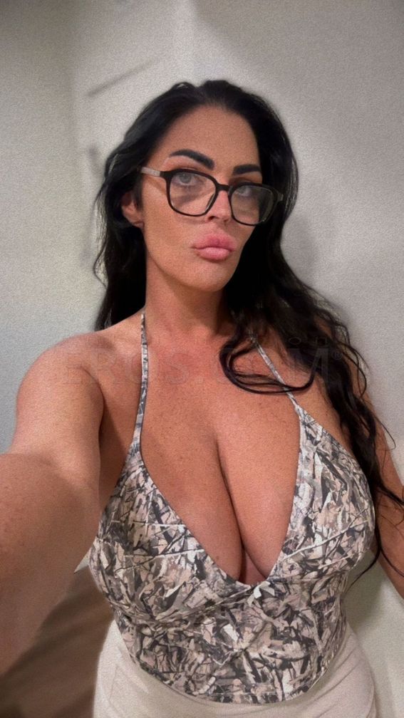 Valerie — photo 6