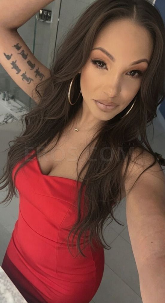 Brittani Carrara — photo 1