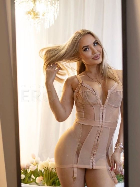 Karolina Monterey