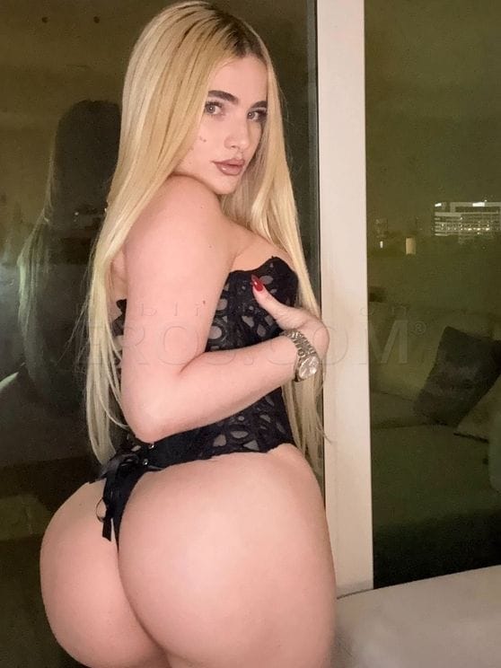 Khloe
