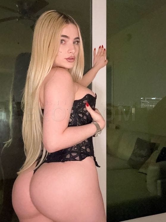 Khloe