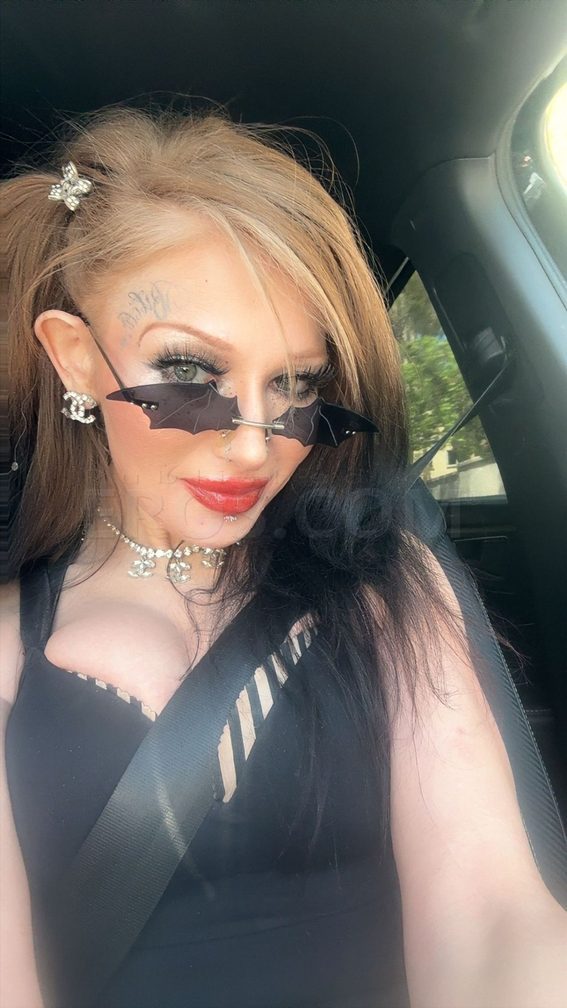 Charlee Sin — photo 1
