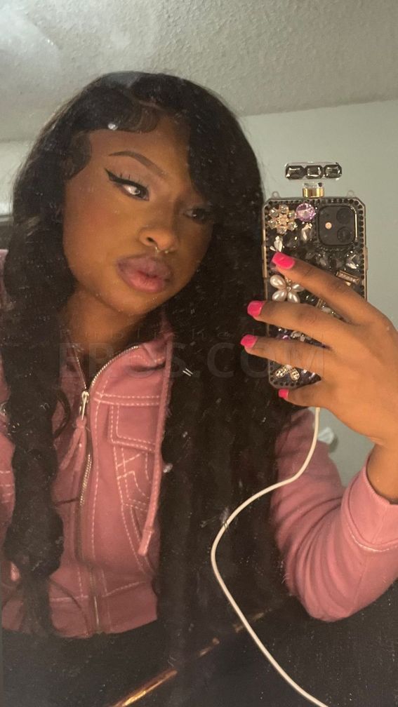 Amina — photo 1