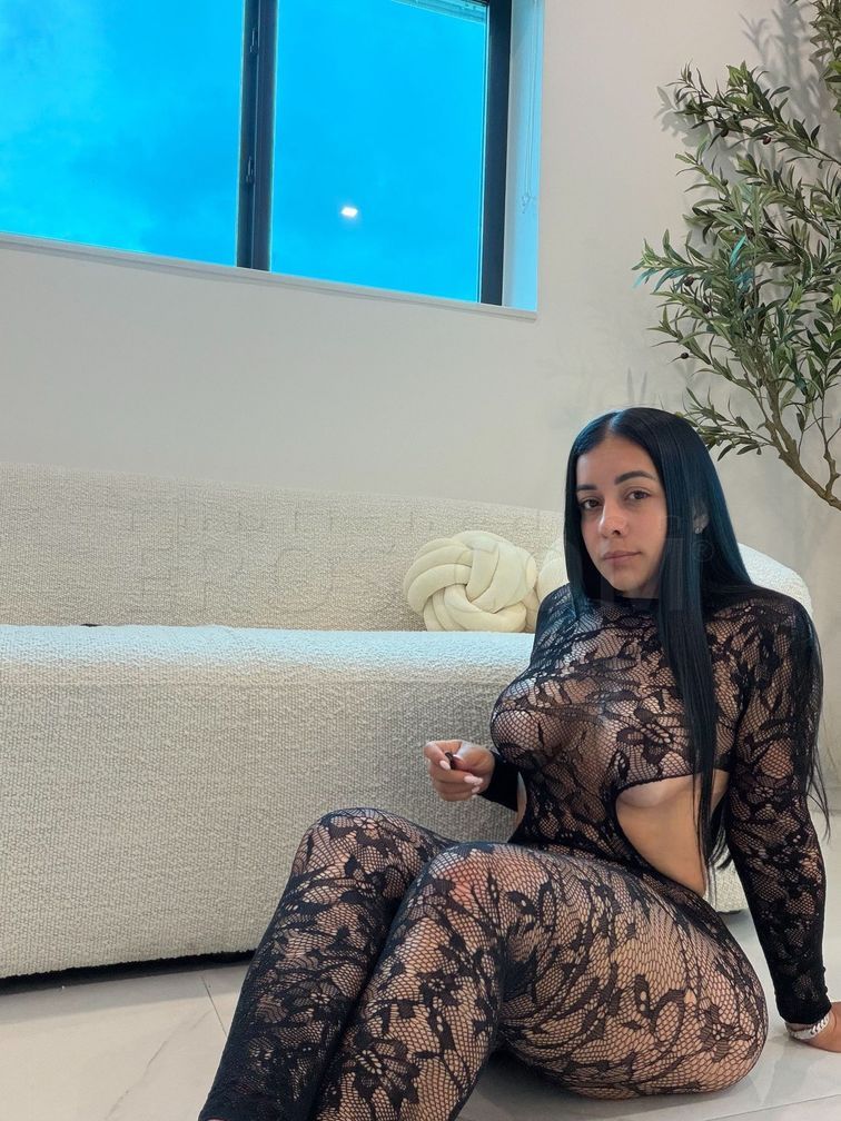 Karina — photo 4