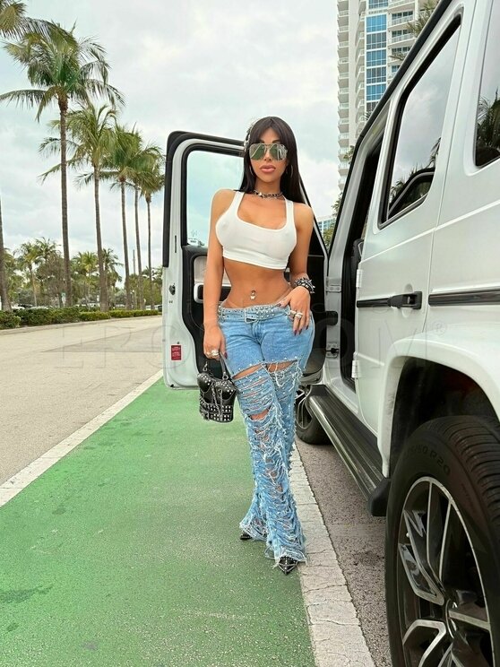 TS Valeria The Body