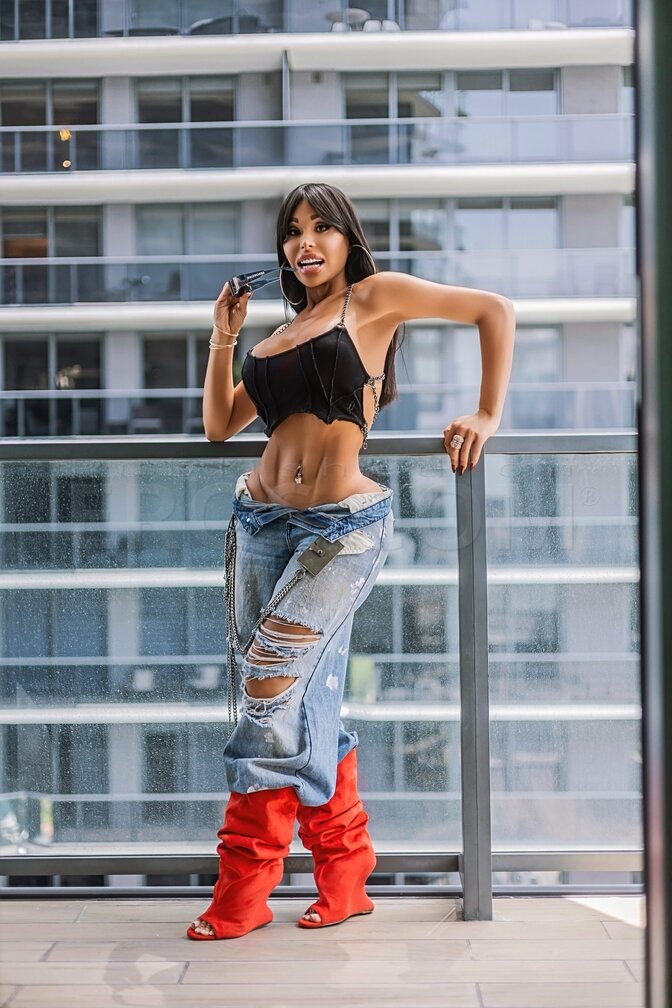 VIP Valeria The Body