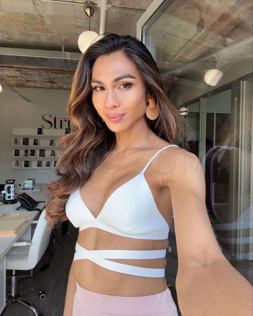 Ina — photo 1