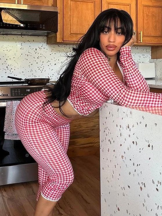 Lola Rae