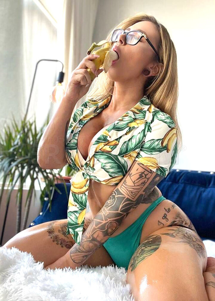 PornStar Red August — photo 2