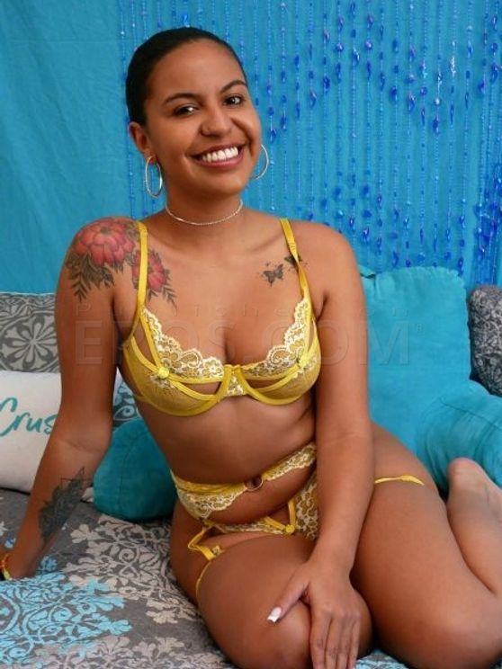 Adult Film Star Alix Avery in Town
