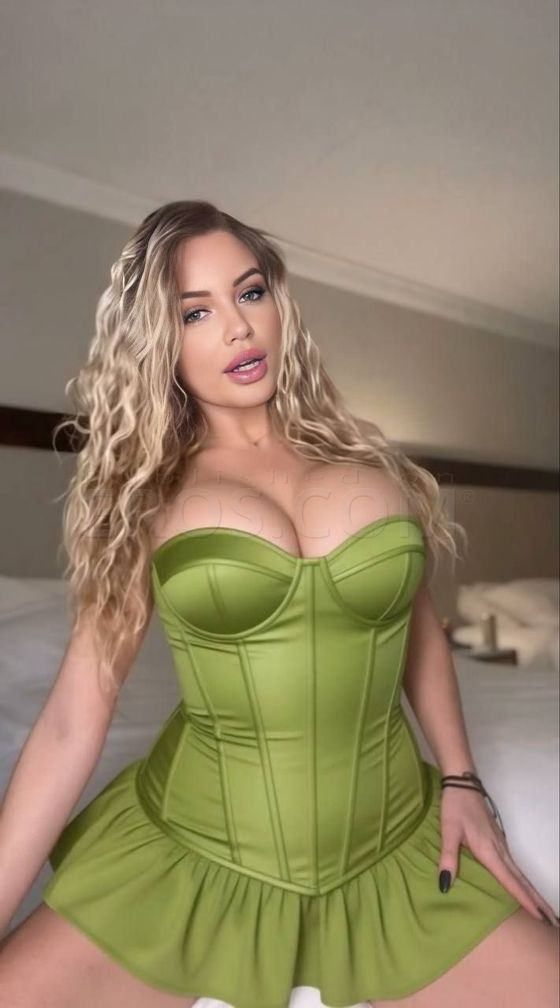 Emma in Philadelphia Airport