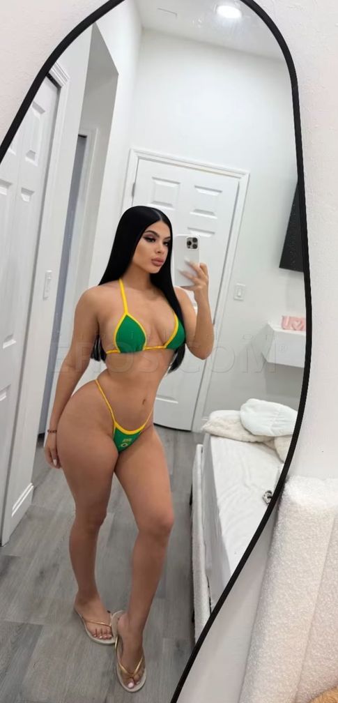 daniela — photo 1