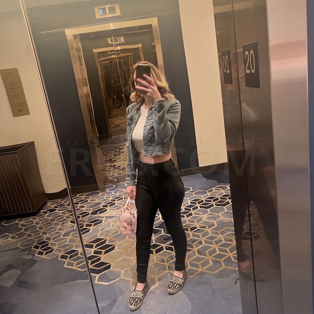Emily — photo 5