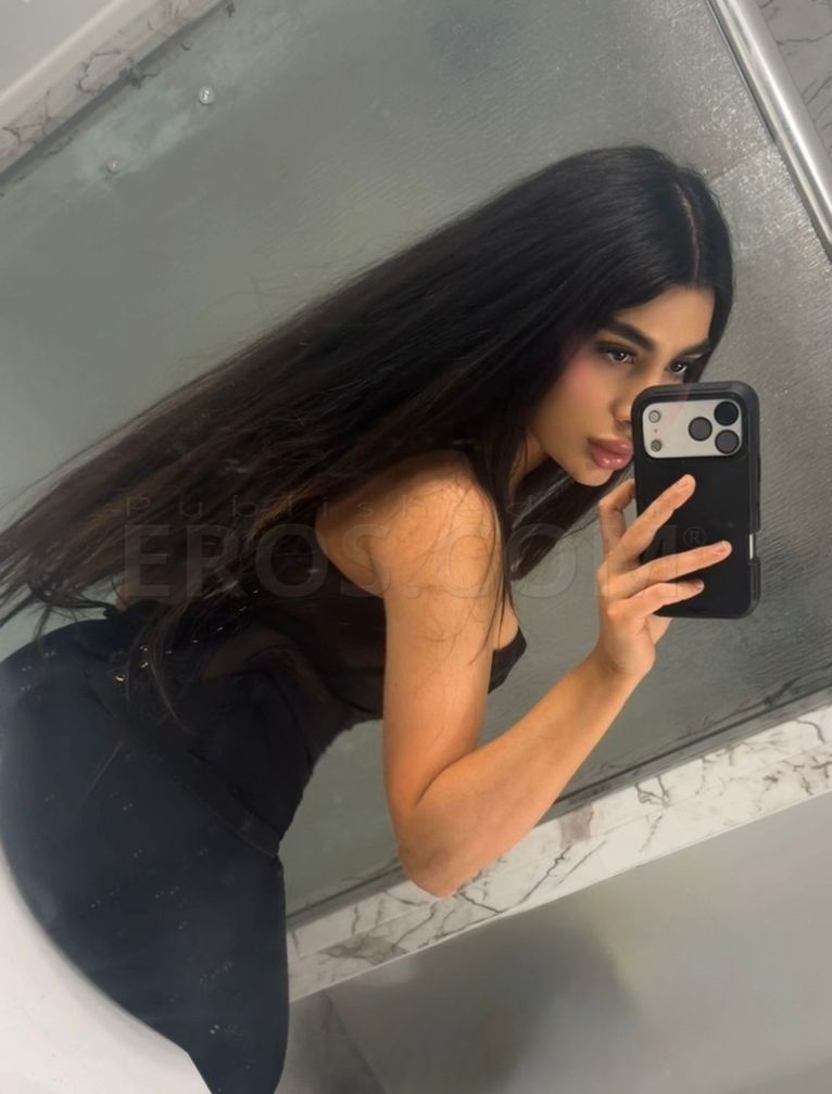 Natalia Noor In Troy