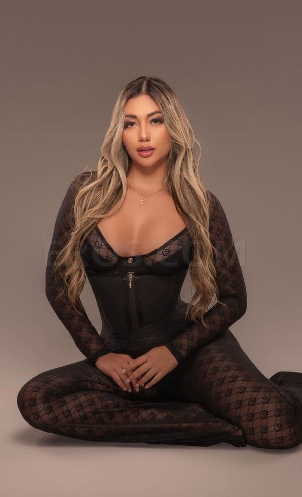 ISABELLA DUVALLL — photo 1