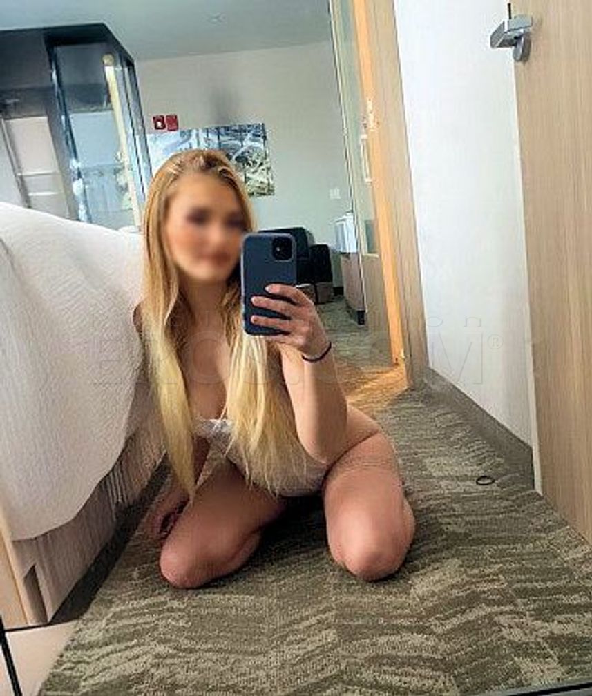 DaNi AnGel visiting EDISON