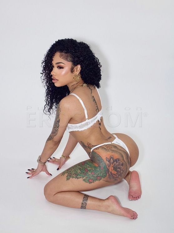 Hennessy Latina