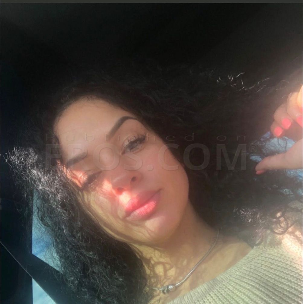 Melanie Moore — photo 4