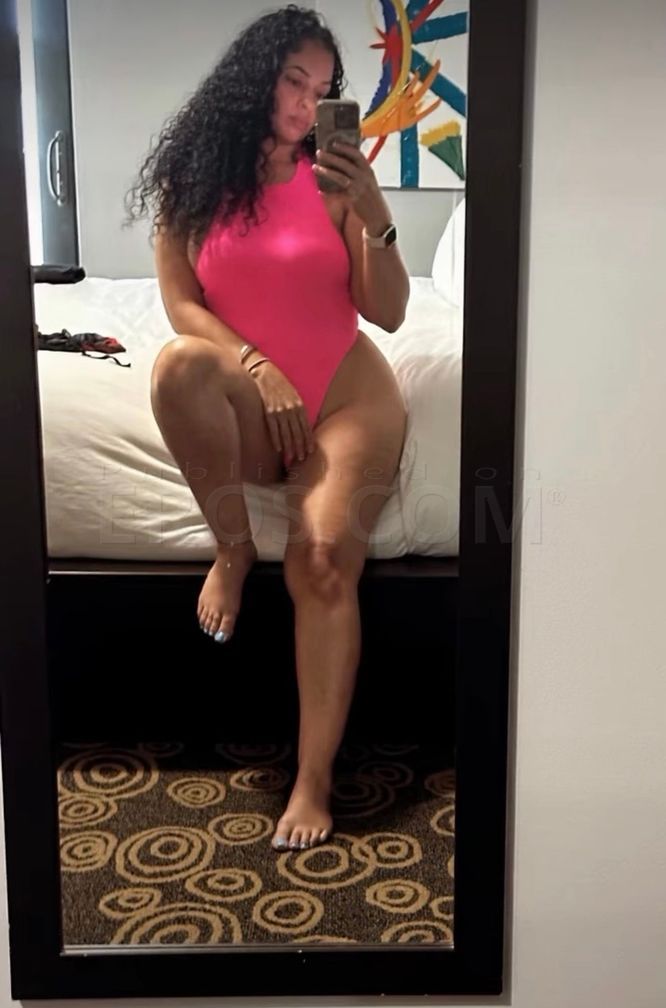 Melanie Moore — photo 1