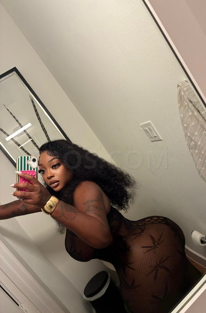 Adult Film Star Amiri — photo 5