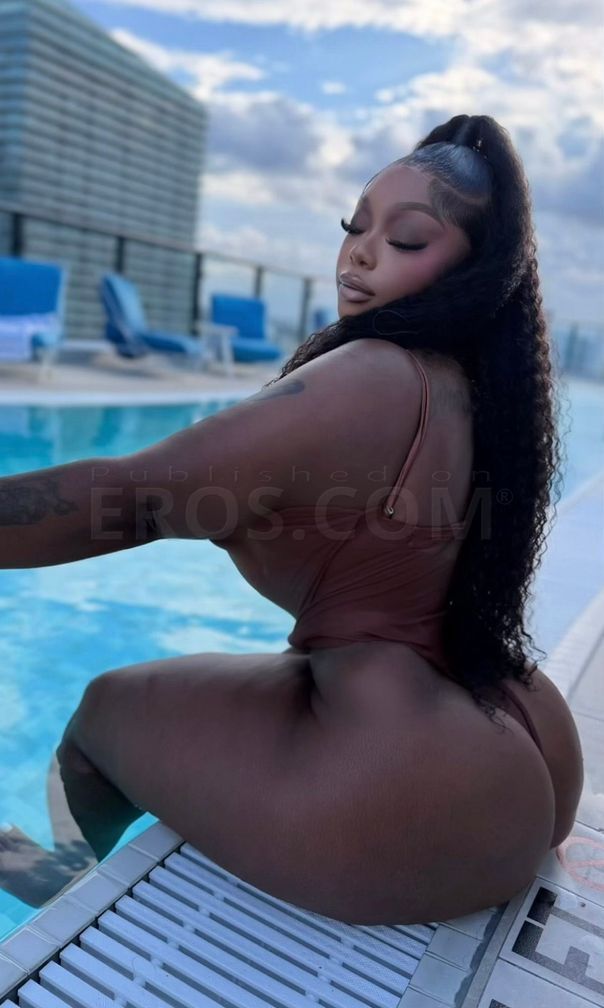 Adult Film Star Amiri — photo 8