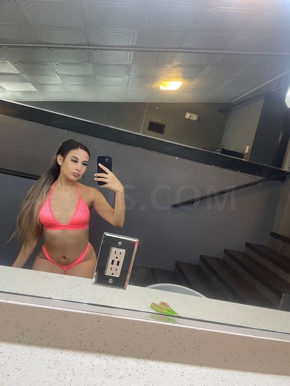 Isabella — photo 3
