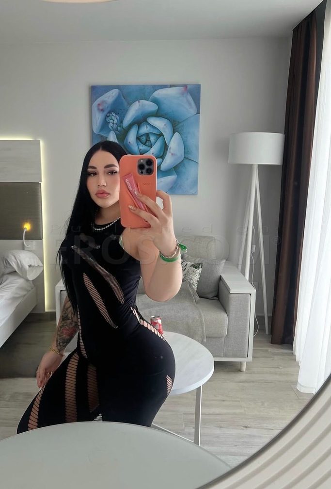 Mia — photo 4