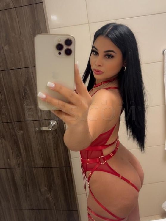 Laura Colombian