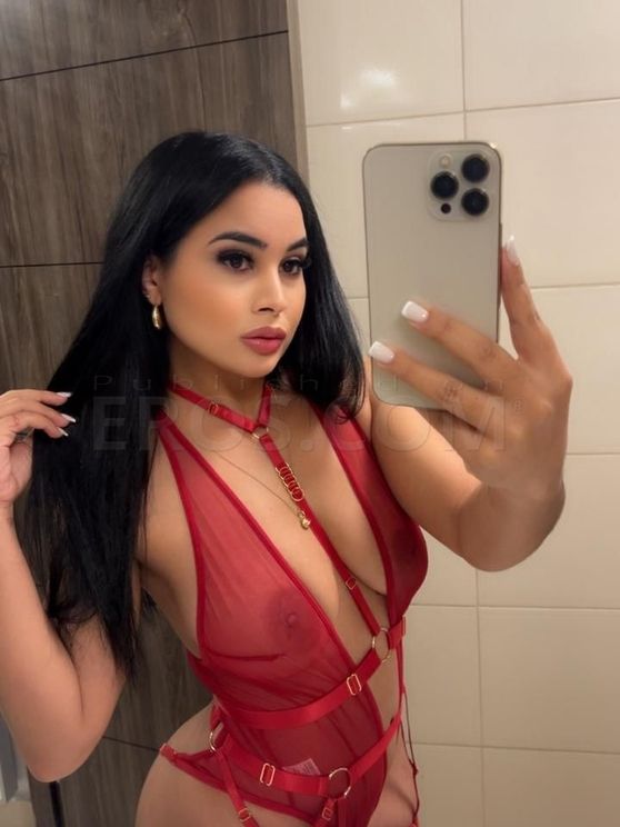 Laura Colombian