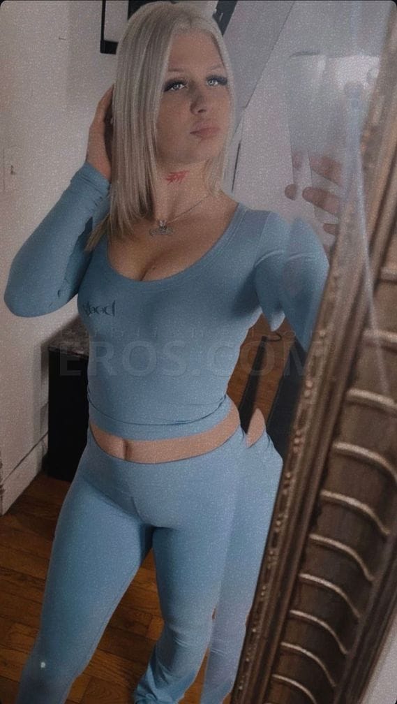 Emily — photo 2