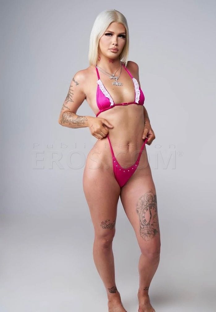 Emily — photo 1